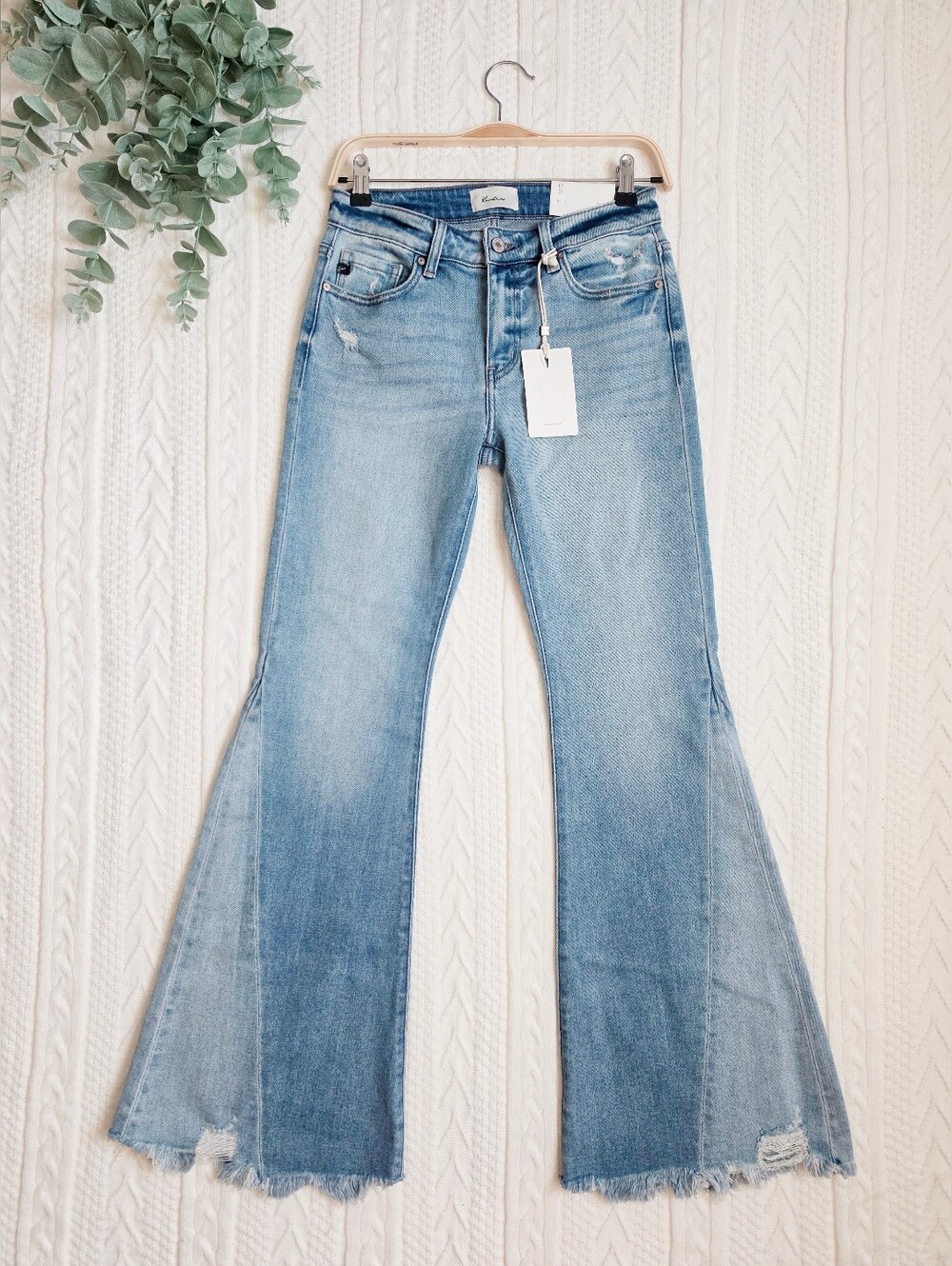KanCan Mid Rise Medium Contrast Wash Flare Jeans Vintage Style Stretch 7/27 NEW - Picture 2 of 12